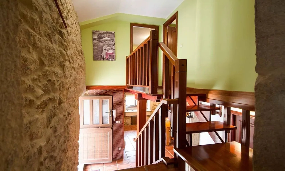 104490 -  House in Cee