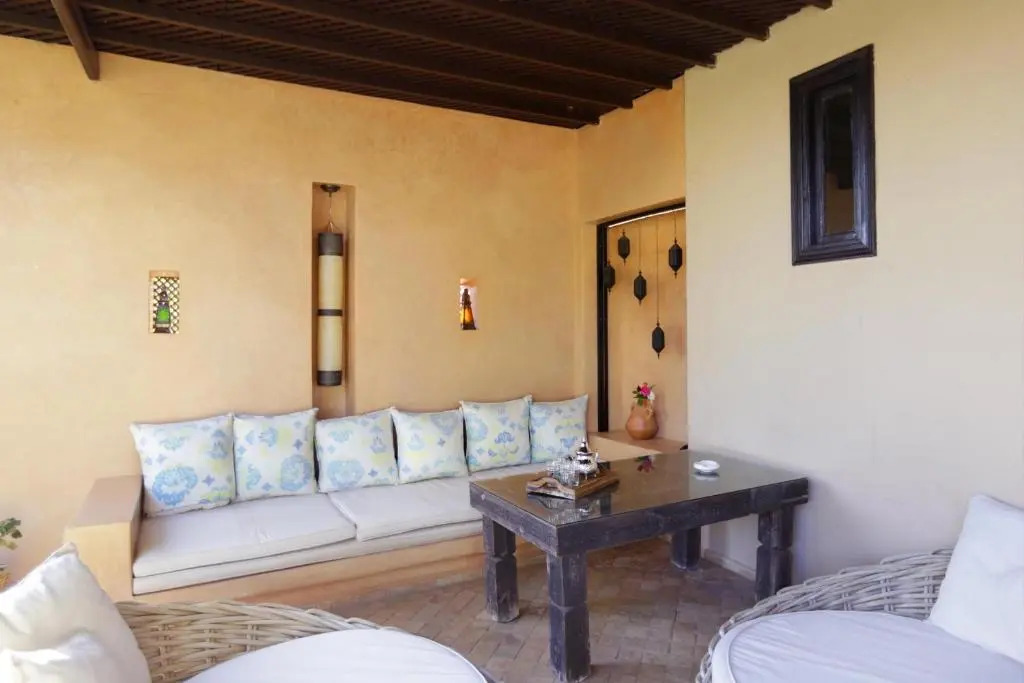 Villa DOMOLIV en exclusivité avec piscine et terrain de tennis privé