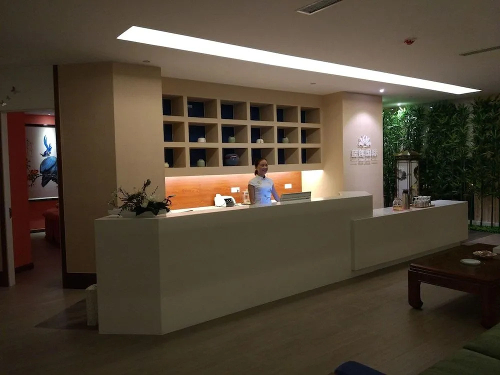 Mr.D Hotel