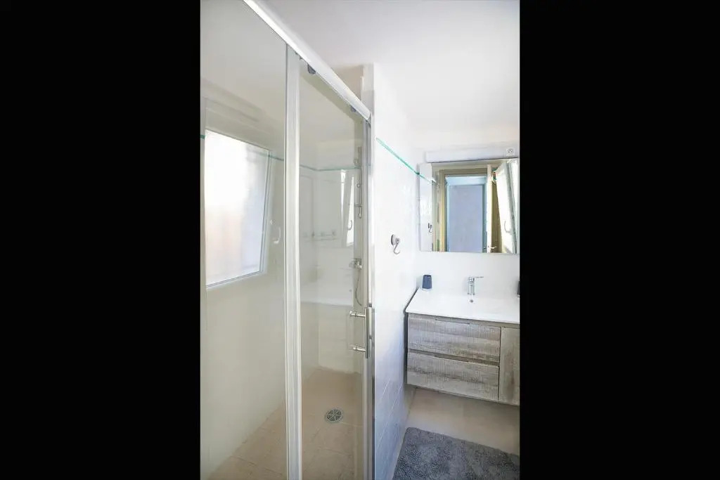 Superbe appartement à 2 pas des Halles, Climatisé, terrasse, garage