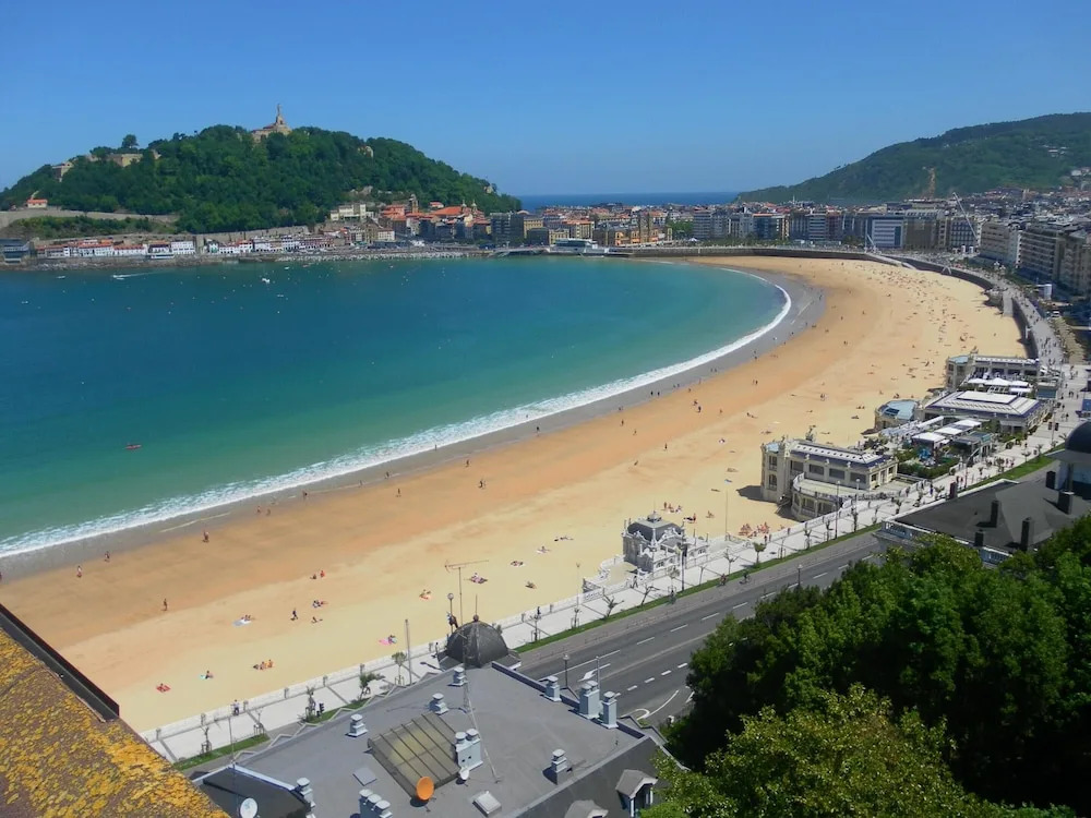 Apartment With 2 Bedrooms in Donostia, With Furnished Terrace and Wifi Near the Beach