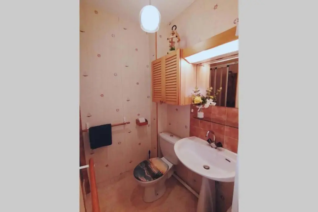agréable studio avec terrasse à150m de la plage
