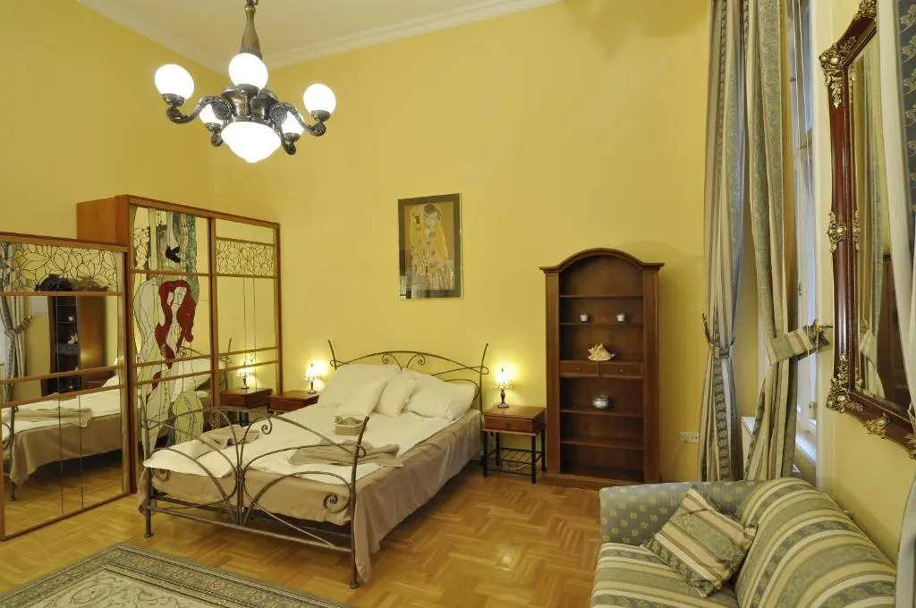 Charming Art Deco Flat