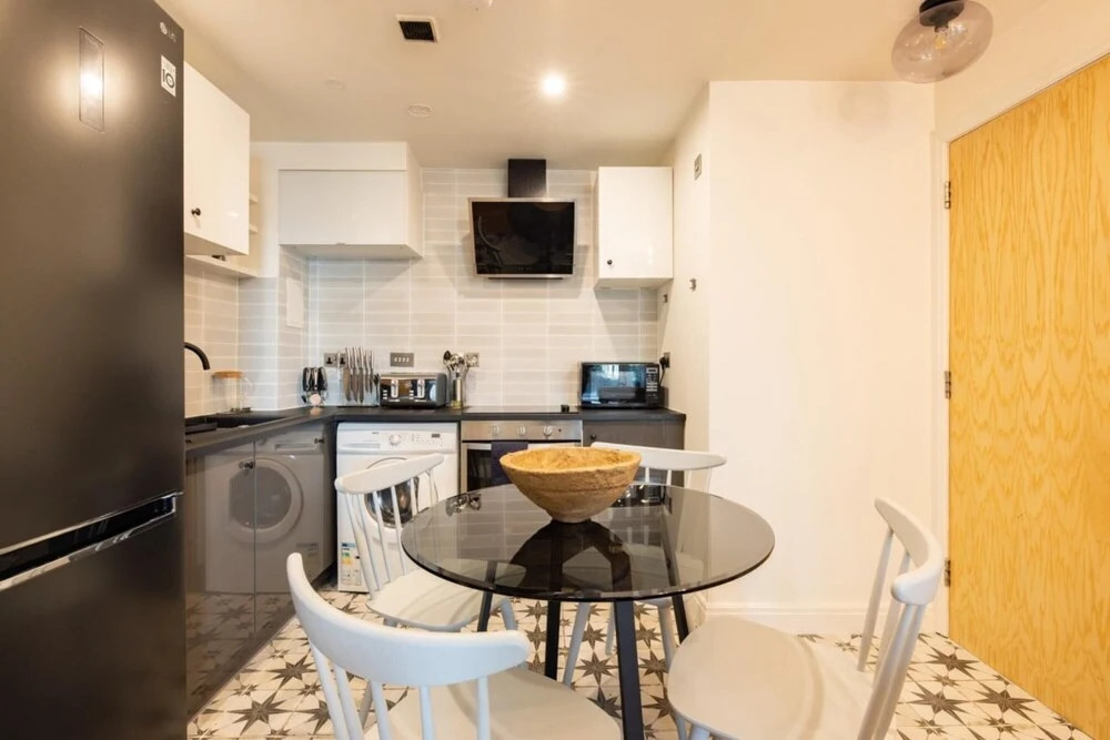 The Wandsworth Secret - Adorable 2bdr Flat With Balcony