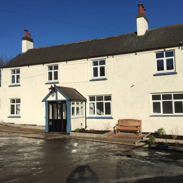 4 Sun Inn Apartments