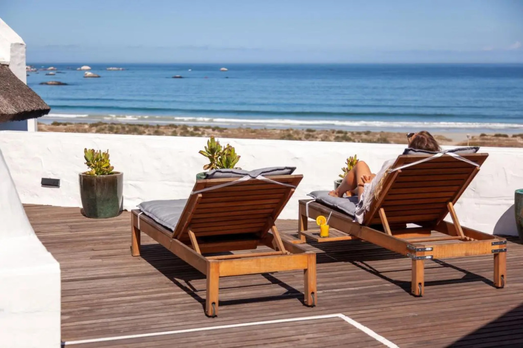 Abalone Hotel & Villas
