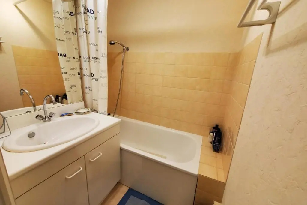 Nice 38 M2 Bright With Balcony Near The Sea