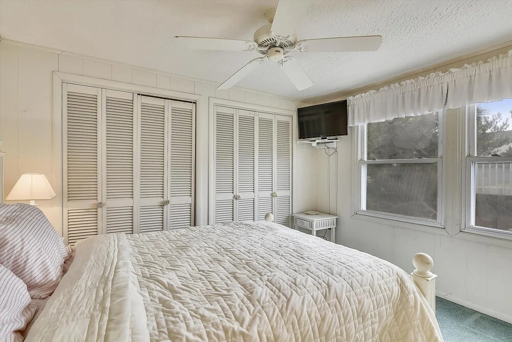 San Simeon East 8 S. 7th St. by Long & Foster