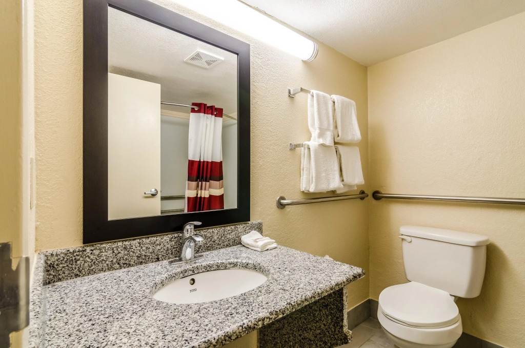 Red Roof Inn PLUS+ Wichita East