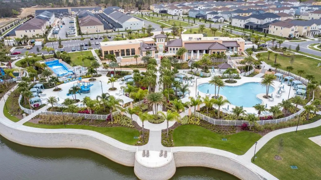 Family Friendly Four Bedroom w Pool Solararesort 1517
