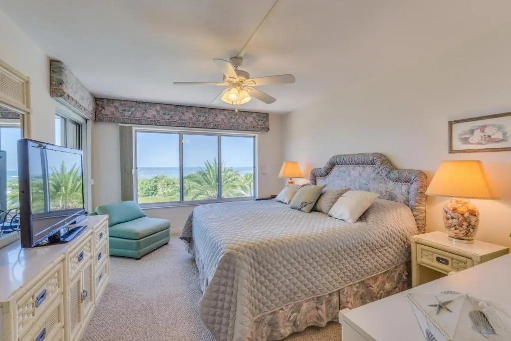 Sun Caper 308, 2 Bedrooms, Sleeps 4, Heated Pool, Gulf Front, Elevator