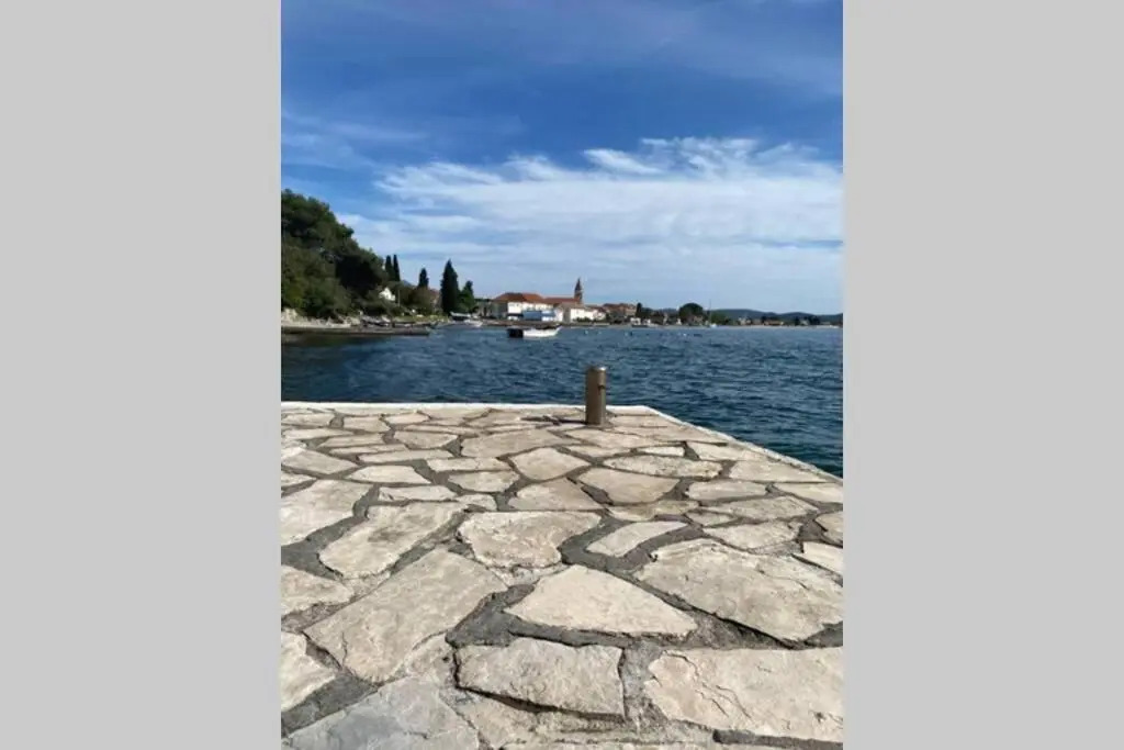 Lovely and peaceful vintage apartment near beach