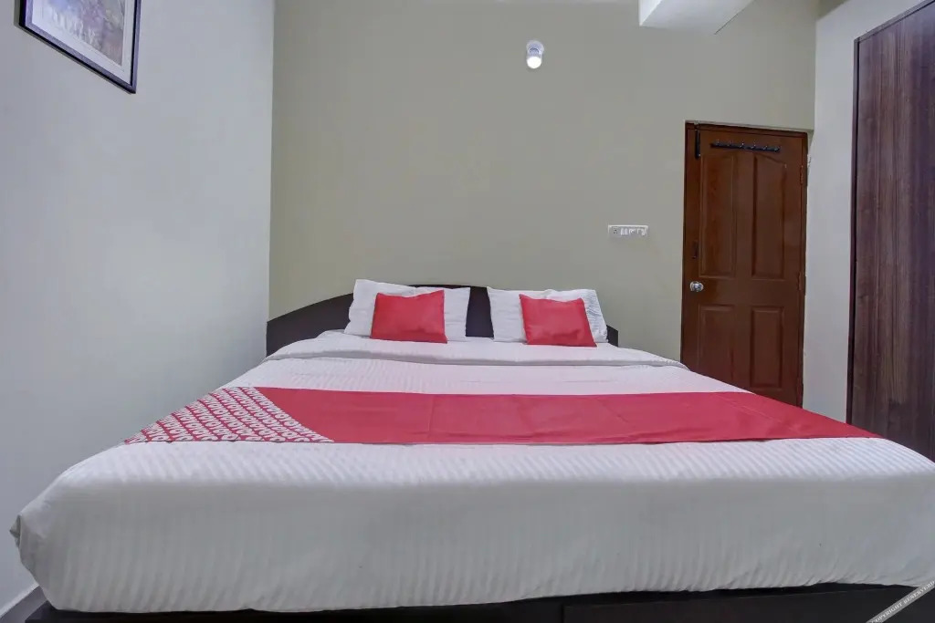Sri Sai Comforts By OYO Rooms