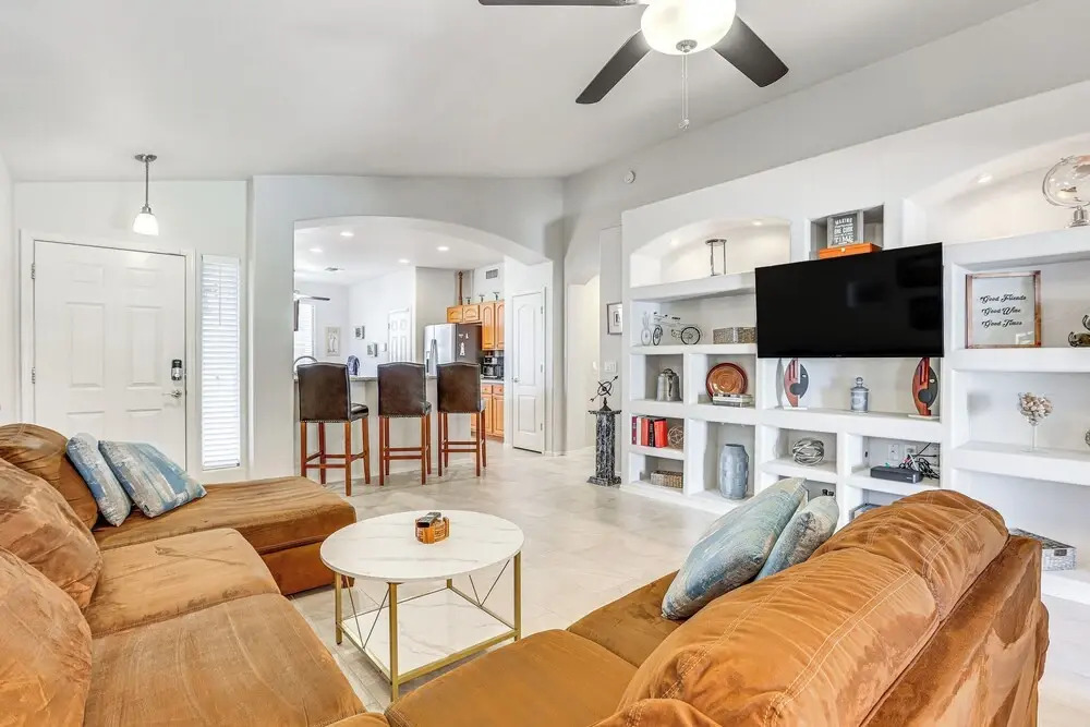 Patio + Fire Pit: Peoria Getaway Near Golfing!