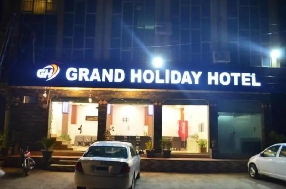 Grand Holidays Hotel