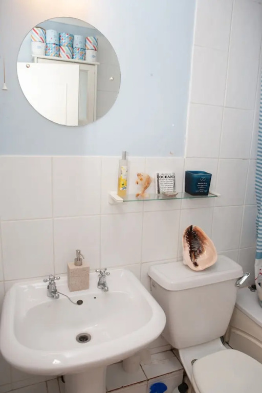 Spacious 1 Bedroom Apartment With Garden in Redland