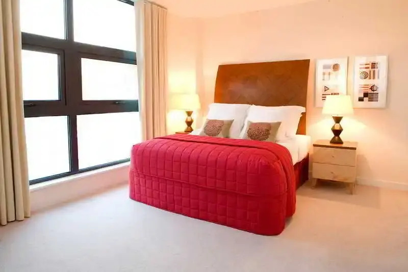 Club Living - Tower Bridge 1