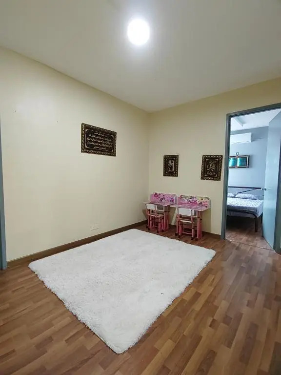 Tiara Homestay - for Malay only