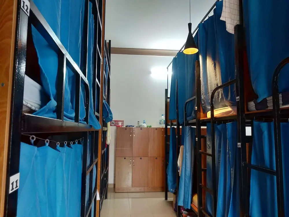 Spot On 710 Sakura Hostel Cholon