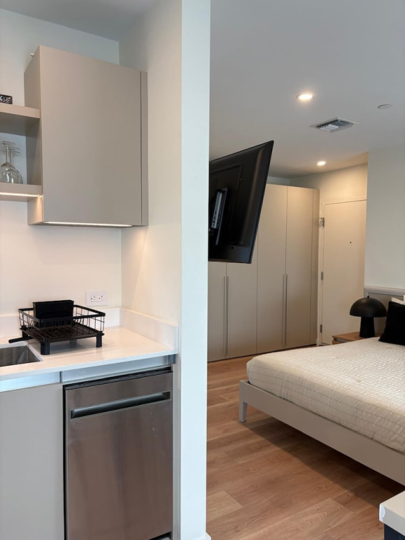 101 Wave Apartment