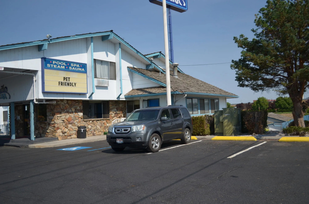 Nampa Inn & Suites