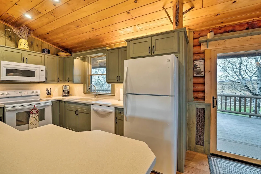 Secluded Retreat w/ Wood Stove, 11 Mi to Bozeman!