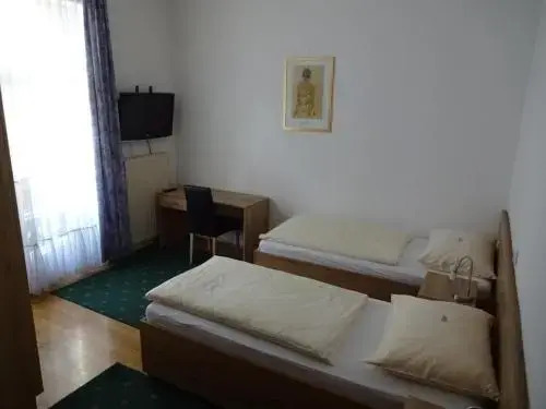 Hotel & Hostel Sandwirt