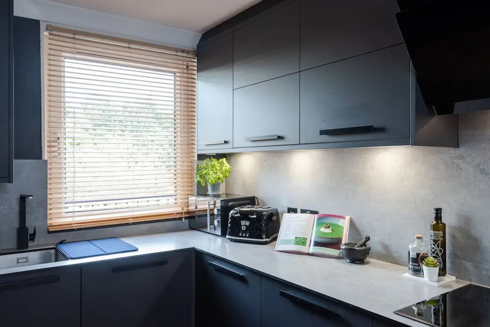 Newly Refurbished 3 Bed Flat For 6 Guests