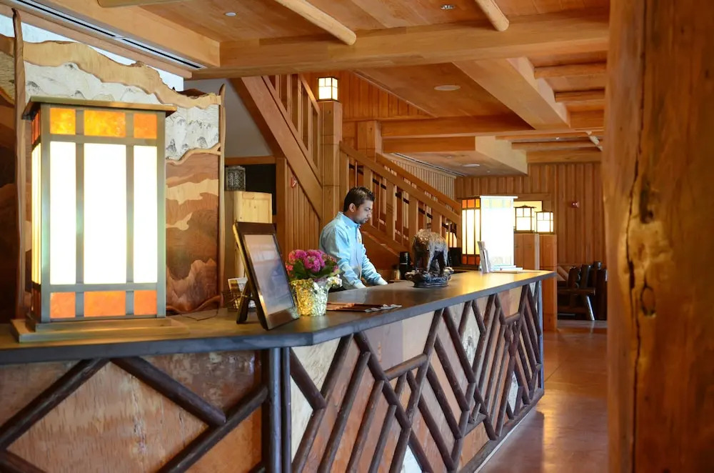 Bear Mountain Inn and Overlook Lodge