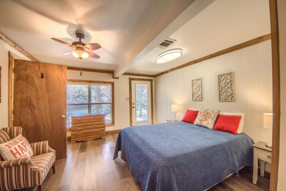 Hondo's River Haus Rr 1300 4 Bedroom Home by RedAwning