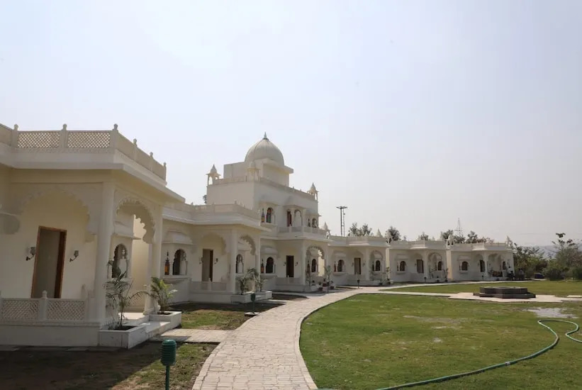 Rajasi Palace