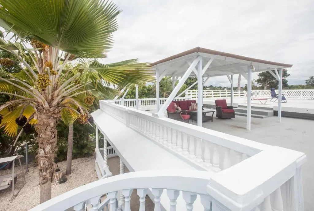 Casa Loba Suite 3 with private pool and tub