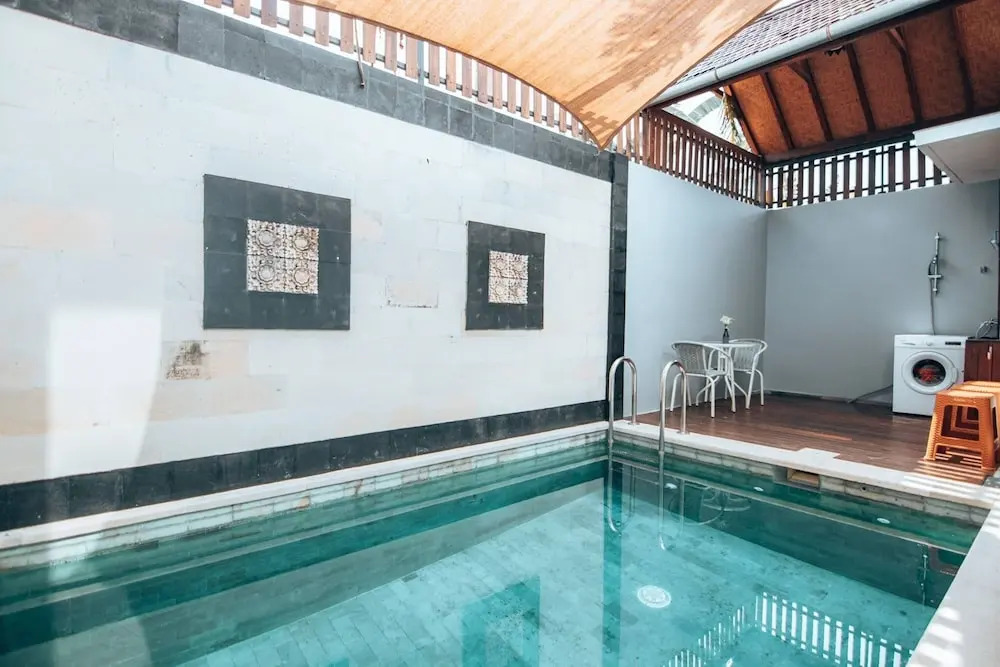 Hidden Oasis With A Pool+balcony & Private Rooftop