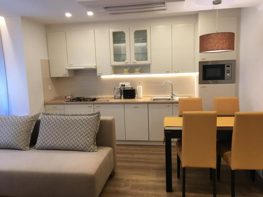 ★ Exclusive Central Apartment ★ FREE Garage ★