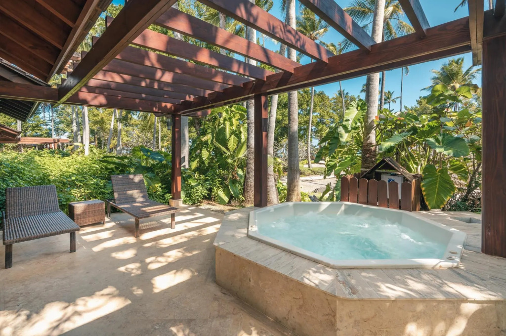 Private Terrace 3BR 6 Guests Beach Access