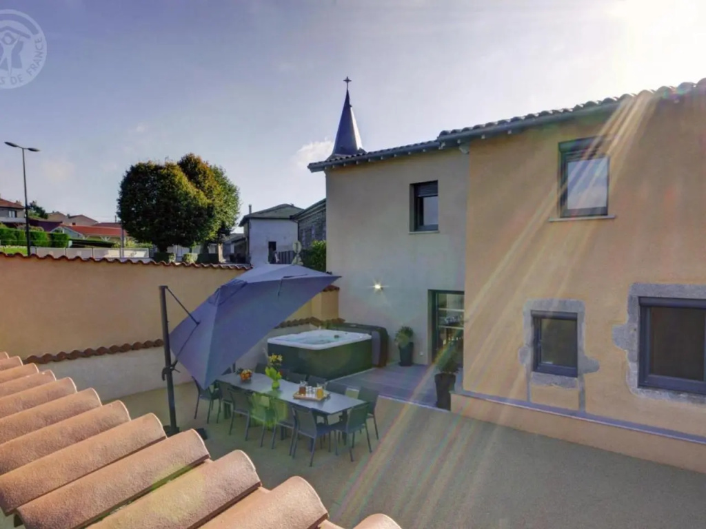 Gîte spacieux avec espace extérieur et jacuzzi à Montchal - FR-1-496-234
