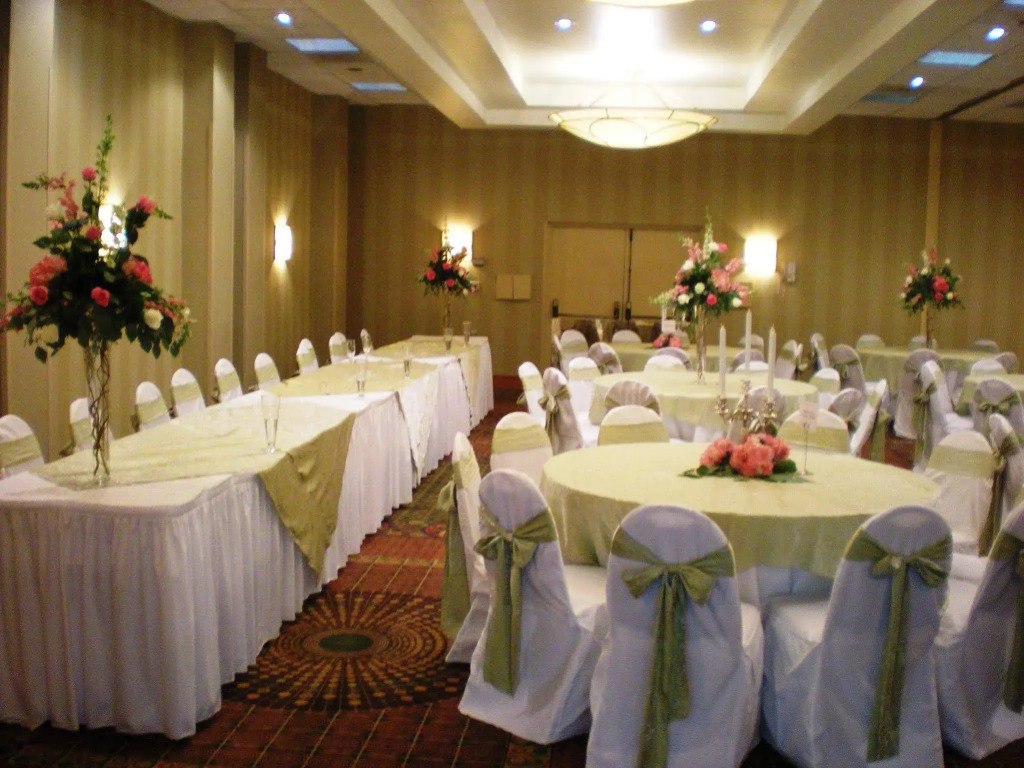 DoubleTree by Hilton Hotel Oak Ridge - Knoxville
