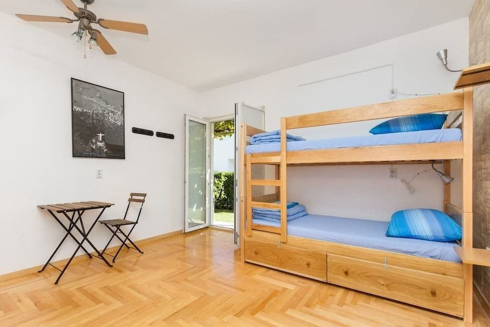 Hostel Oktarin