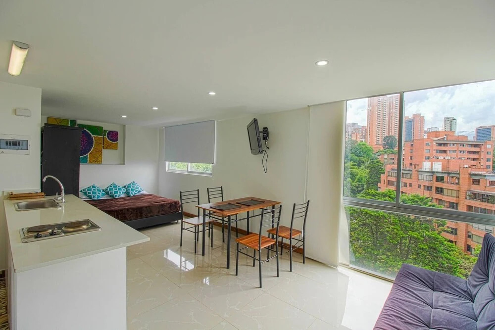 El Tesoro Studio Apartment High Floor 16
