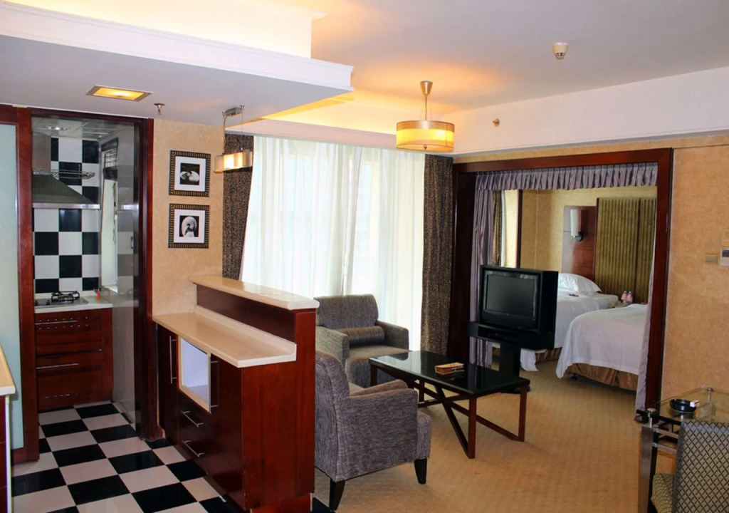 Royal Suites & Towers