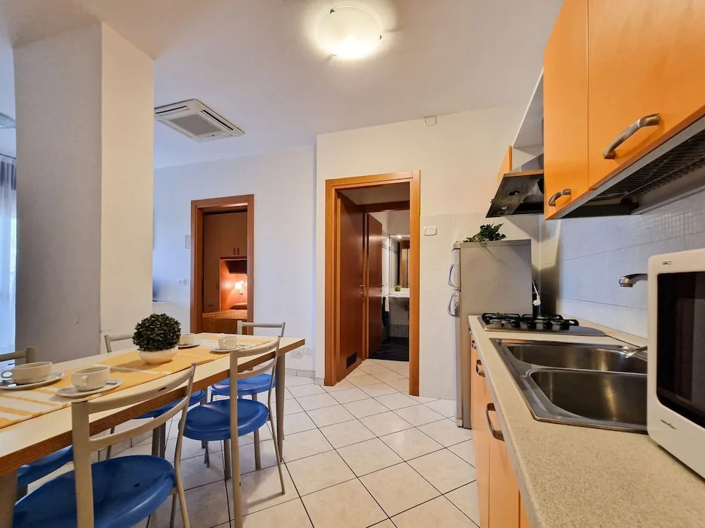 Modern Residence Flat With Balcony-beahost