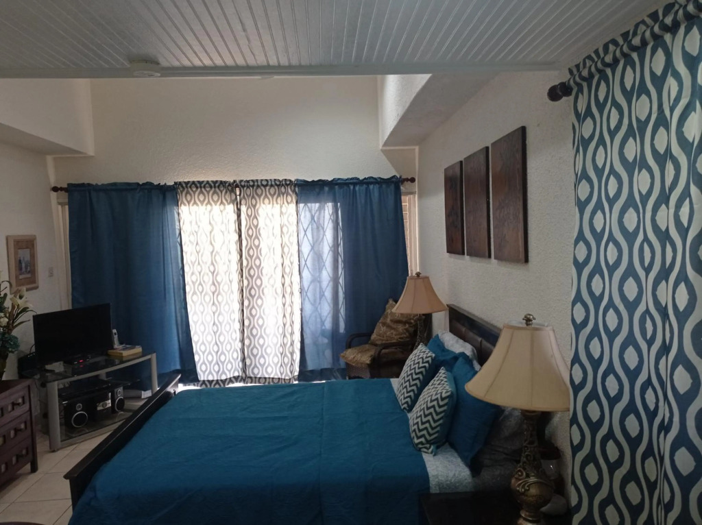 126 Friendship, Rockley Golf Club