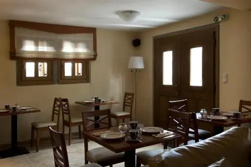 Rentinia Inn