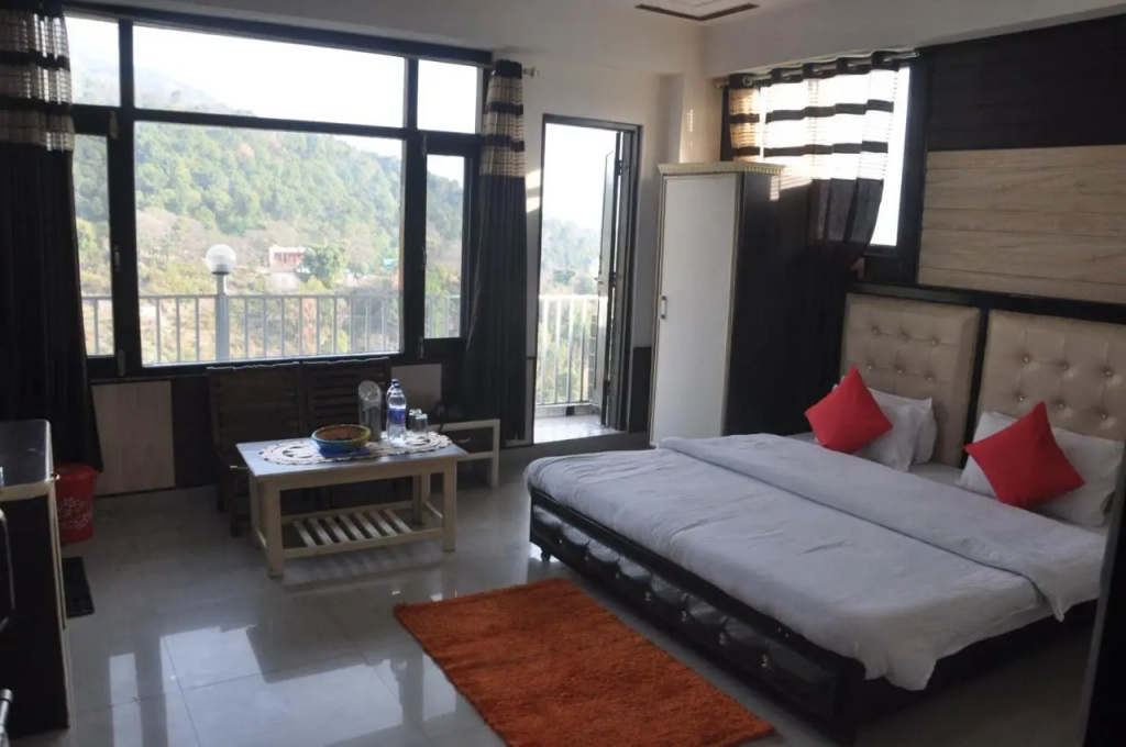 Hotel Devdar Resort