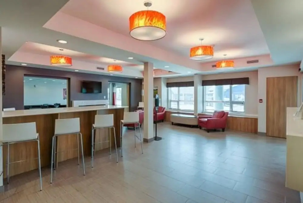Microtel Casselman
