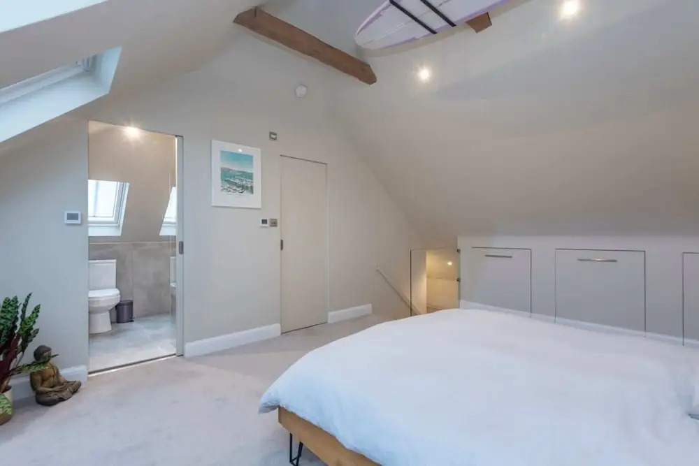 2 Bedroom Apartment - 200m From Richmond Park