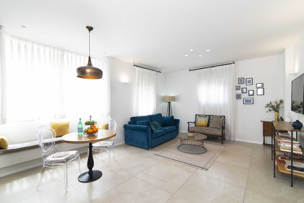 TLV Center by TLV2RENT