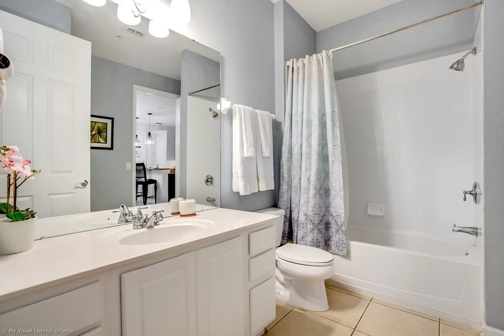 Freshly Remodeled Vista Cay Condo Near Disney!
