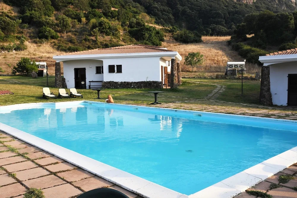 Resort Con Piscina- La Fattoria