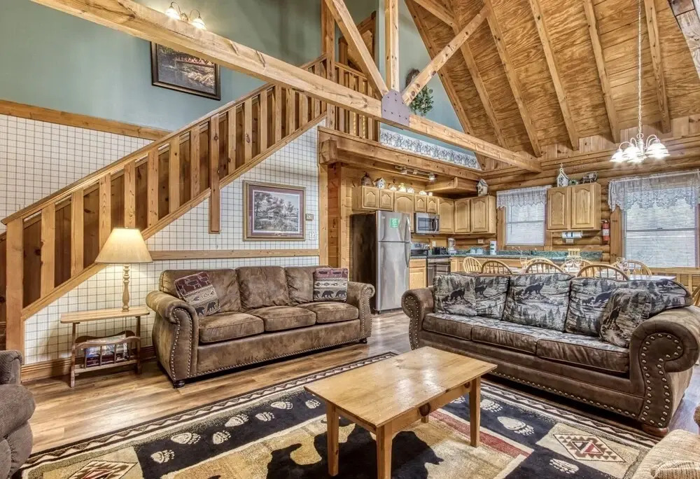 ER92 - Virginias Villa - Great location! Close to all the action! cabin